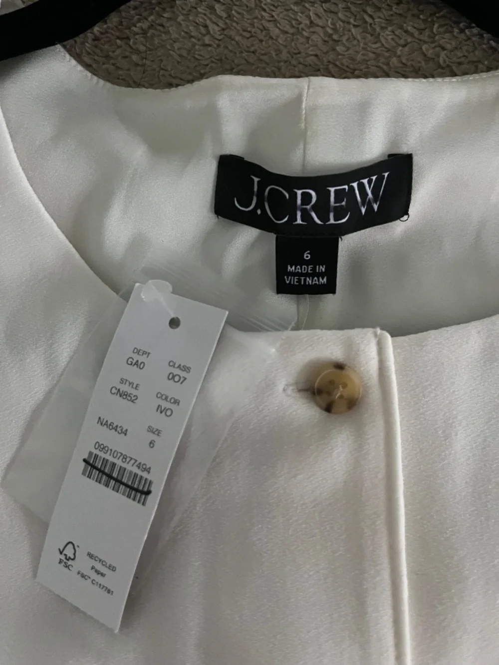 J.CREW Ivory Sleeveless Round Neck Button Front Satin Viscose Blouse Size 6